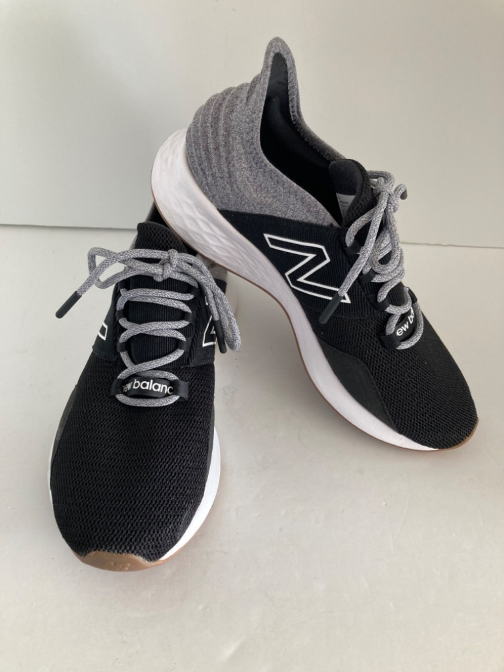 New Balance Fresh Foam ROAV Sneakers Womens 8 Black Slip On Running Shoes NWOT - Picture 1 of 16